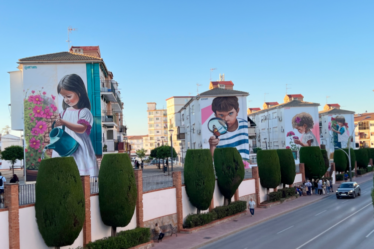 El Ayuntamiento y el artista Kato finalizan los murales artísticos de ‘El jardín de Ronda’