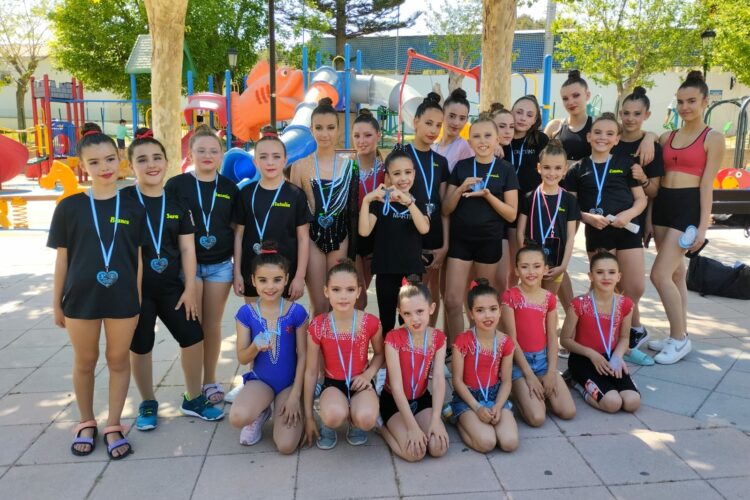 Las gimnastas del Club AGRA obtuvieron once podios en el Torneo Al Sur