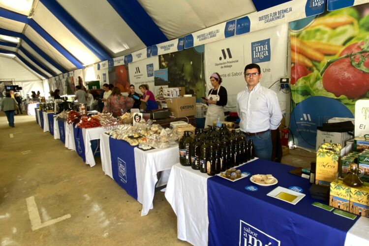 La feria Sabor a Málaga llega a Ronda y exhibe las propuestas de 27 productores locales