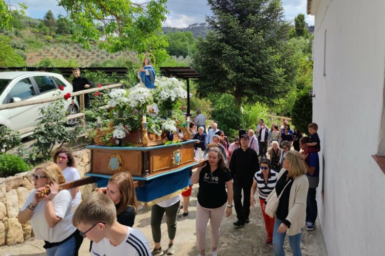 Los hortelanos de Los Molinos del Tajo inauguran la nueva ermita de La Inmaculada, cinco años después de ser destrozada por unos vándalos