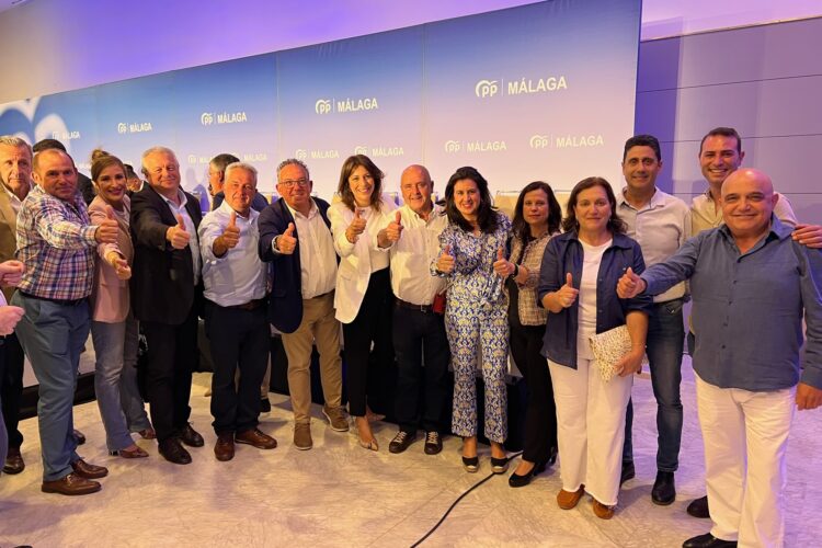 Los alcaldes de la Serranía del PP que han ganado las elecciones el 28M celebran su victoria en la Junta Directiva Provincial de Málaga