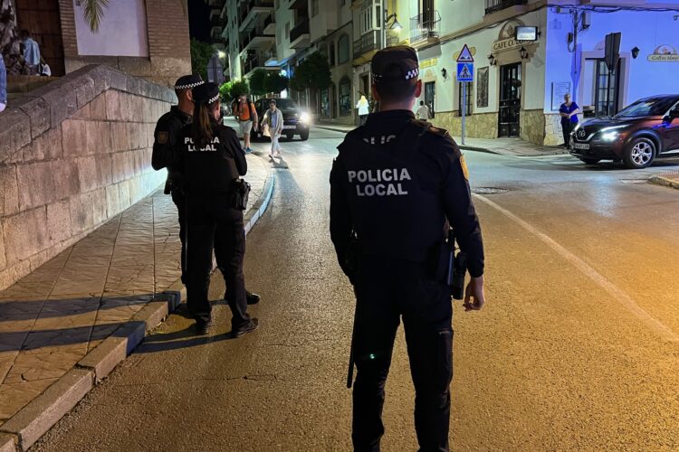 Medio centenar de policías locales vigilarán el centro y el Real durante la Feria