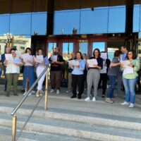 Funcionarios de Justicia se manifiestan a las puertas de los juzgados de Ronda para reclamar al Gobierno central mejoras laborales
