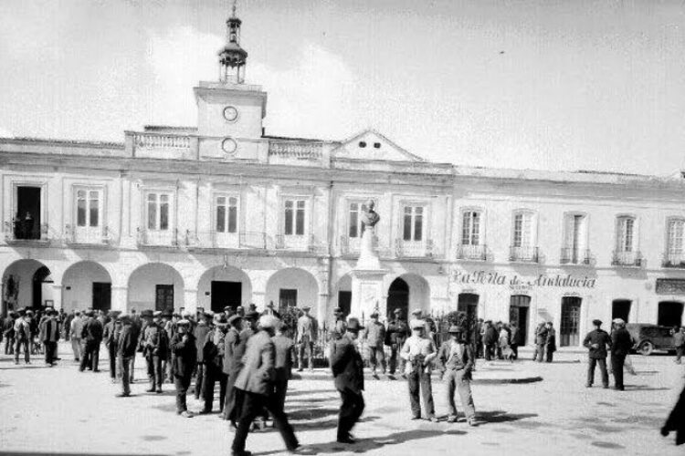 La Real Maestranza quiere profundizar en la historia de Ronda a través de sus viejas fotografías