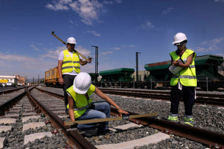 Adif destina 8,5 millones de euros para el suministro de 223.000 toneladas de balasto para la línea del tren Bobadilla-Ronda