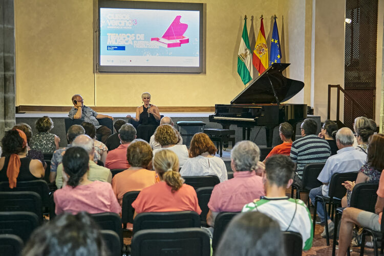 Cursos de Verano de la UMA: Pasión Vega pone su voz para «Tiempos de música»