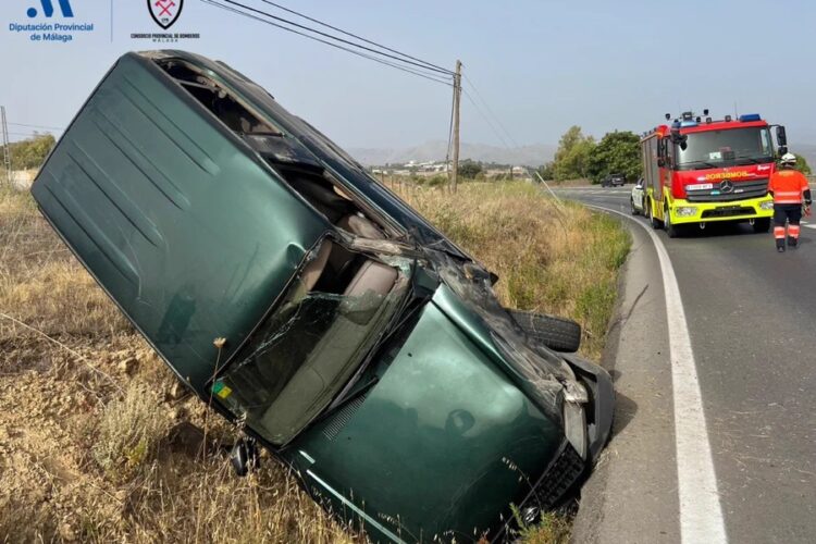 Un hombre resulta herido tras volcar su todoterreno en la carretera A-367 Ronda-Campillos