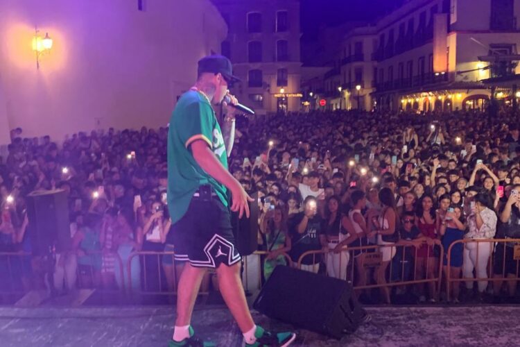 Pinsapo Sound cierra su cuarta edición con un multitudinario concierto del cantante urbano Camin