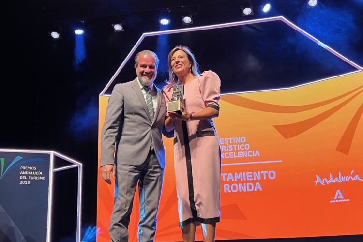 Ronda recibe el Premio Andalucía del Turismo 2023 por su ‘Destino Turístico de Excelencia’