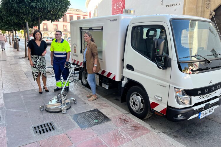 Soliarsa adquiere una máquina fregadora a presión para la limpieza viaria de Ronda