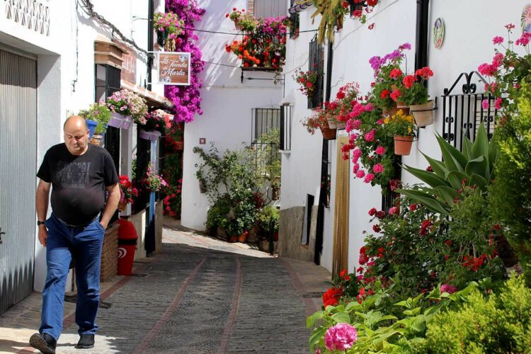 La Junta financia proyectos de mejora energética en Benalauría y Cuevas del Becerro