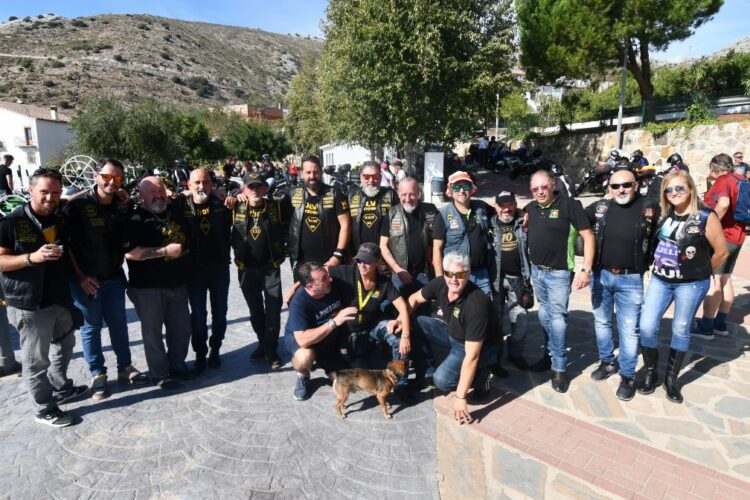 Numerosos moteros se dieron cita en el VIII ‘Alpandeire Biker Festival’