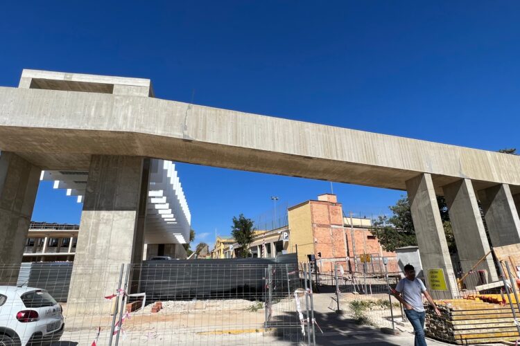 Las obras de la pasarela peatonal de El Fuerte entran en su recta final