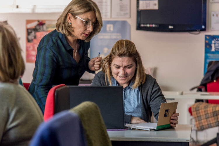 Veinte mujeres del Genal se forman digitalmente para acceder al mercado laboral y crear empresas