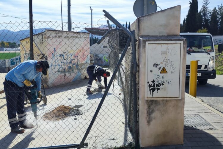 El Ayuntamiento convoca siete plazas para operarios de la brigada municipal de Obras