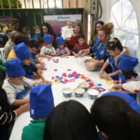 Cientos de visitantes llenaron las calles de Benalauría y disfrutaron de su Feria de Artesanía y Gastronomía