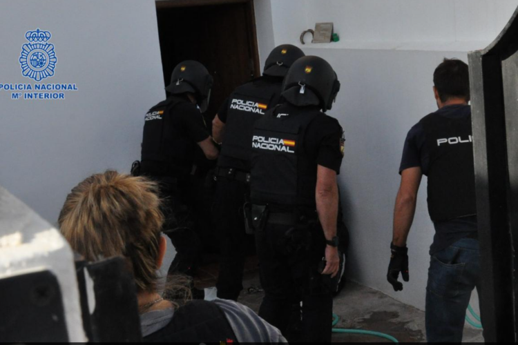 Detenidos tres proxenetas en Ronda tras liberar a cuatro mujeres que eran prostituidas