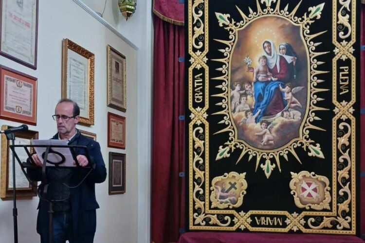 La Hermandad de los Cristinos de Arriate presenta el nuevo techo de palio de Nuestra Señora de los Dolores