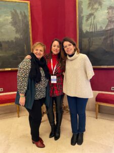 Flora Jordán con la Directora del CEP, María José Márquez, y con la coordinadora de Erasmus, Maribel Muñoz.