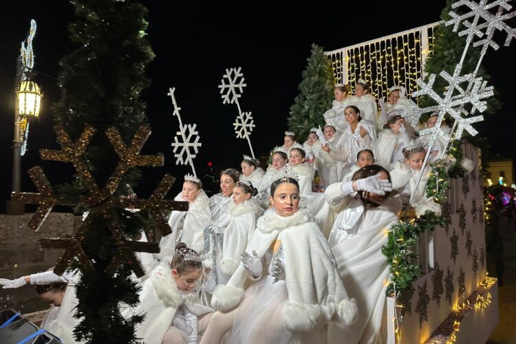 Ronda despidió las fiestas navideñas con una gran Cabalgata de Reyes