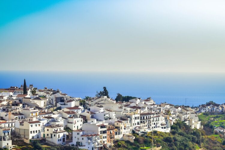 Frigiliana: una joya en la ruta de los «pueblos blancos» de Andalucía