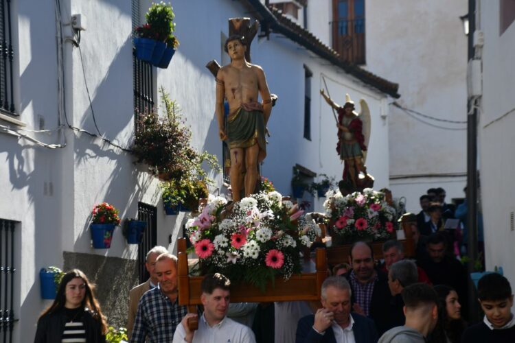 Benarrabá se echa a la calle para acompañar a San Sebastián