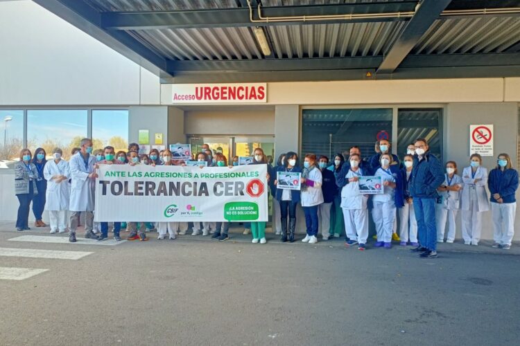 Un usuario agrede a un sanitario del servicio de Urgencias del Hospital de la Serranía