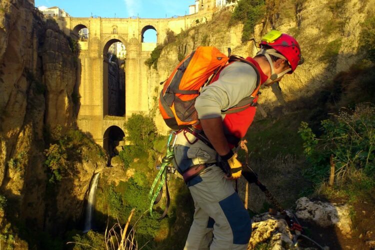 El Ayuntamiento presenta las actividades de la Semana Blanca Juvenil