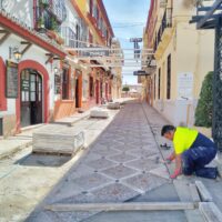Las obras de rehabilitación de la calle José Aparicio, junto a Blas Infante, entran en su recta final