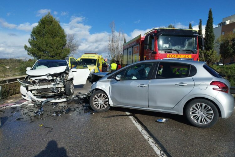 Un bebé y tres mujeres resultan heridos en un accidente en la carretera de circunvalación