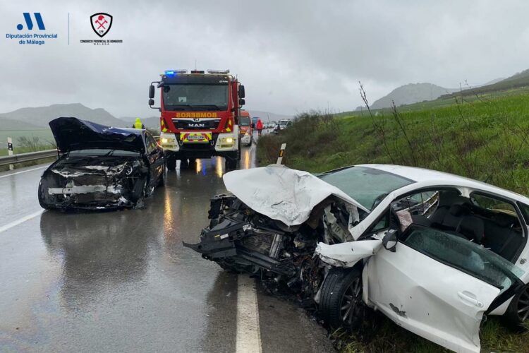 Fallece una persona y cuatro resultan heridas en un accidente en la A-367 Ronda-Campillos