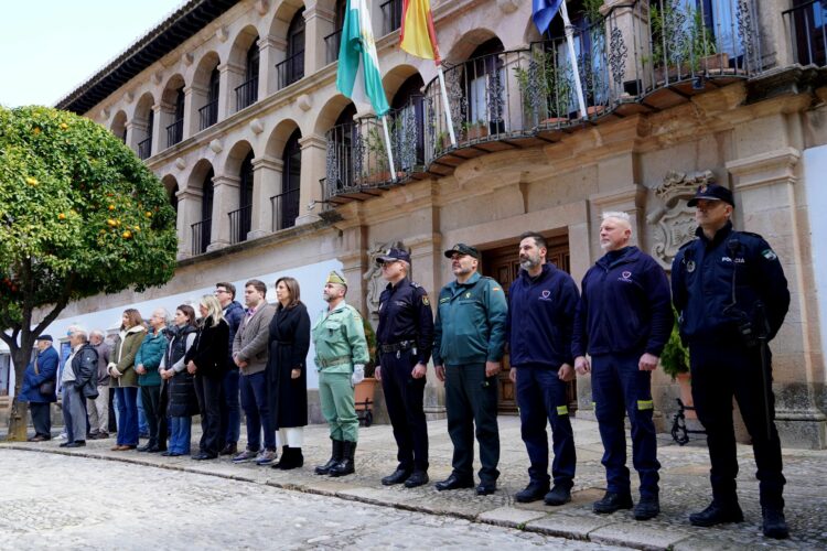 Silencio en Ronda para recordar a las 193 personas que perdieron la vida en los atentados del 11M