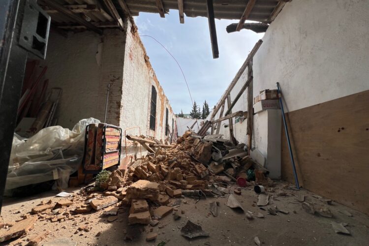 Se desploma el techo de una nave donde la Hermandad de la Pollinica guardaba parte de sus enseres