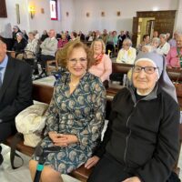 Sor Luisa celebra entre familiares, amigos y religiosas su cien cumpleaños
