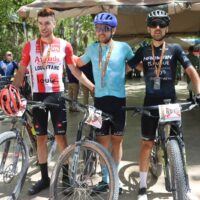 El ciclista José María Sánchez tarda menos de cuatro horas en completar los 101 kilómetros de la Legión