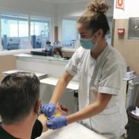 El Área Sanitaria Serranía garantiza la atención sanitaria por parte de enfermeras y fisioterapeutas durante este verano