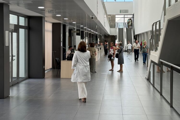 Baja el tiempo de espera para ser atendido en Consultas Externas del Hospital de la Serranía