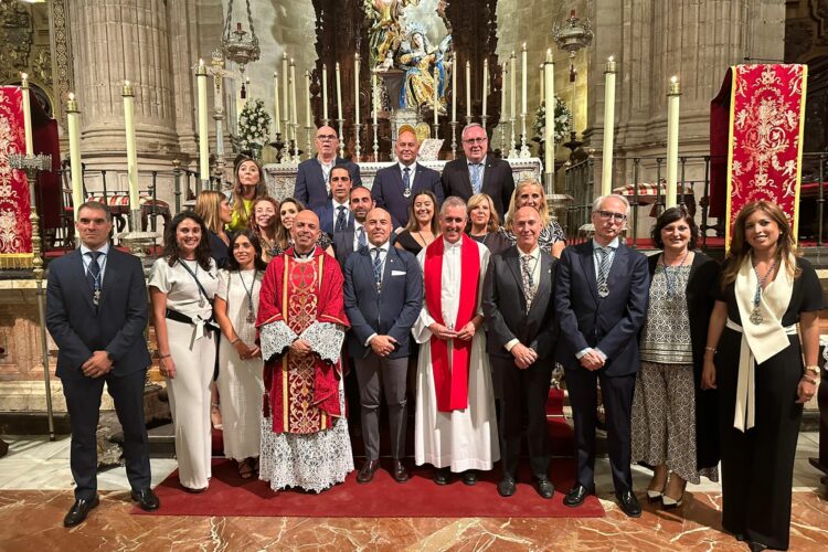 La nueva Junta de Gobierno de la Agrupación de Hermandades toma posesión de sus cargos