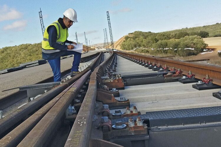Transportes inicia el expediente de expropiación de terrenos para electrificar la línea del tren entre Algeciras y Ronda