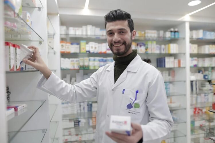 Los alumnos a distancia eligen Farmacia como la profesión sanitaria del futuro