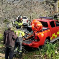 Rescatan a una mujer tras caer y quedar inmovilizada en un arroyo de Jubrique