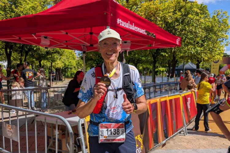 Carlos Lebrun, del Clun Team MAD completó la Sherry Maratón en Jerez en la categoría de veteranos