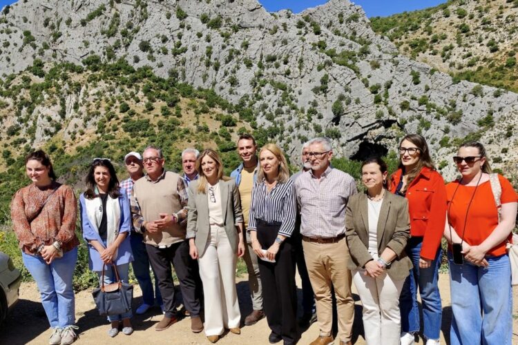 El PP destaca que la Diputación ha destinado 13 millones para carreteras y obras en la Serranía
