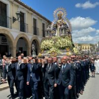 La Patrona, la Virgen de la Paz, recorre las calles de Ronda en un domingo luminoso