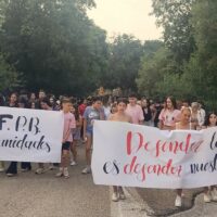 Padres, alumnos y profesores del instituto del Valle del Genal vuelven a manifestarse para reclamar que se mantenga el ciclo de FP de operarios de la construcción