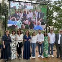 Óptica Baca celebra su 80 aniversario rodeada de amigos y de clientes