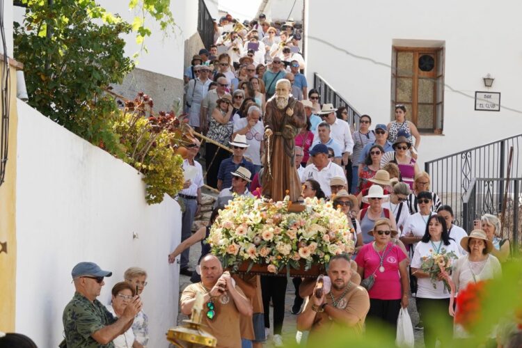 Fiesta en Alpandeire para celebrar el 161 aniversario del nacimiento de Fray Leopoldo