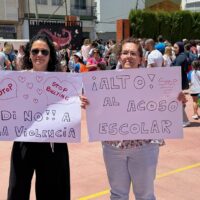 Alumnos, padres y profesores rechazan las «amenazas de muerte» que ha recibido el director del colegio Juan Carrillo