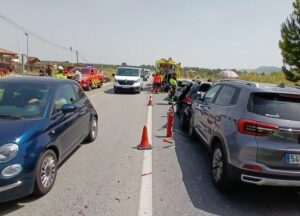 Los tres vehículos han colisionado en la recta situada junto a Piscinas Cabello. Foto Diario Ronda.