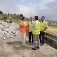 La Diputación invierte cerca de 500.000 euros en las obras para reabrir al tráfico la carretera de Acinipo